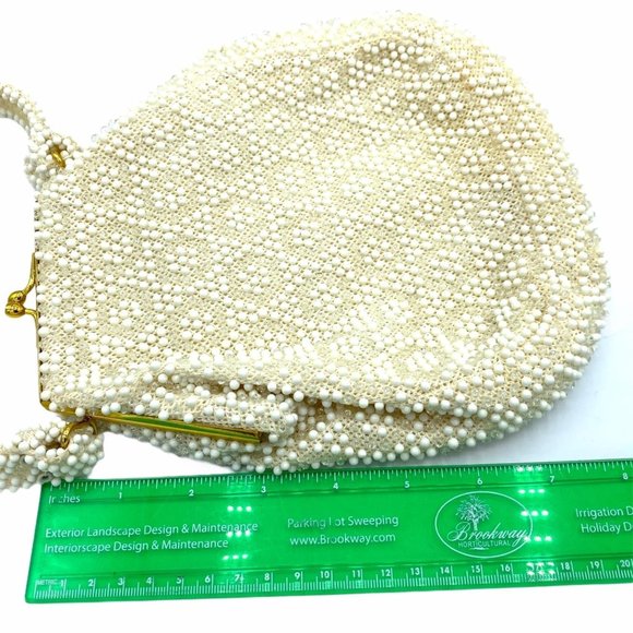 Elegant Cream Beaded Handbag - Picture 11 of 11